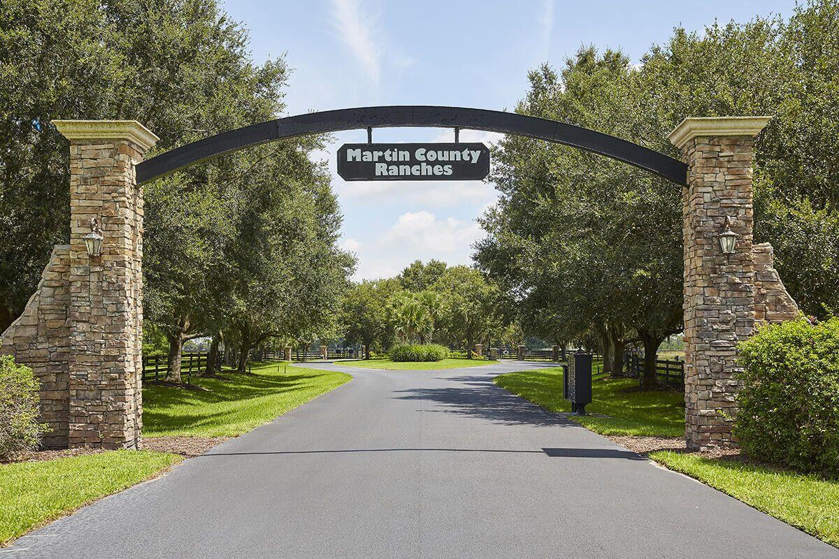 25701 Sw Brians Trail Property Photo 1