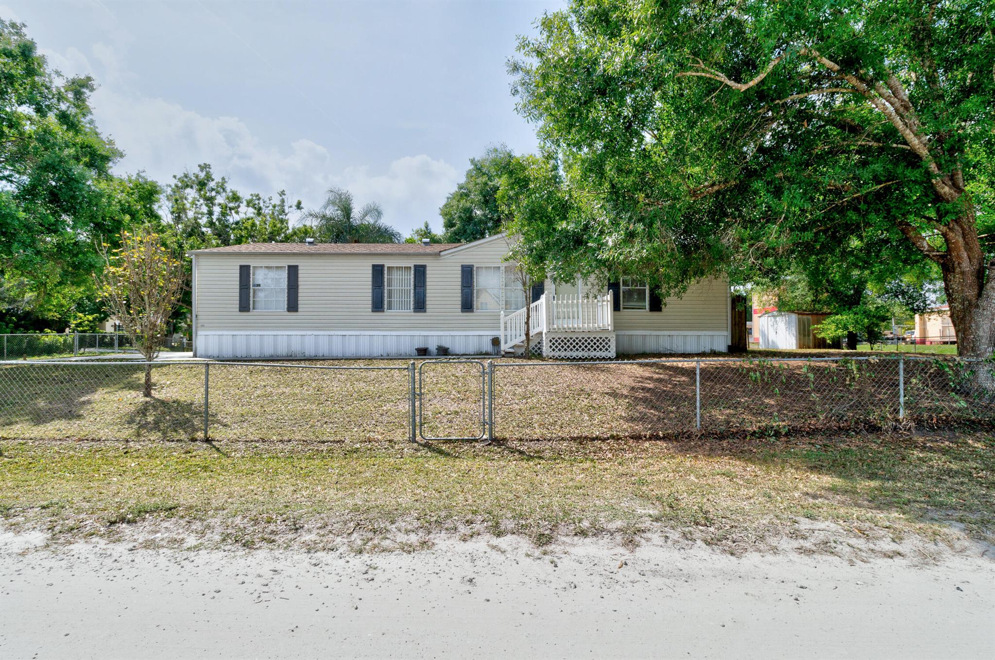 164 S Elm Street Property Photo