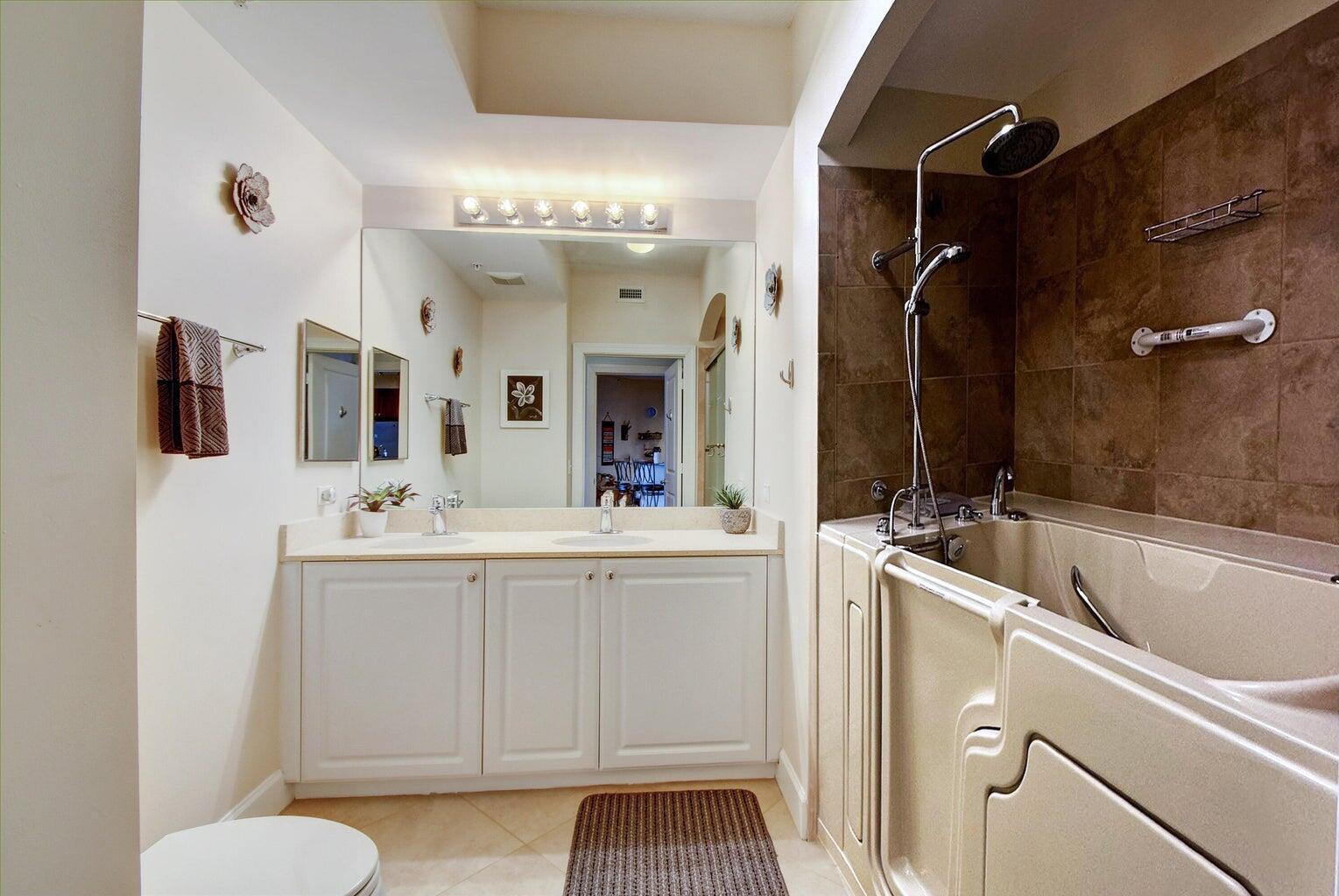 1660 Renaissance Commons Blvd 2615 Property Photo 10