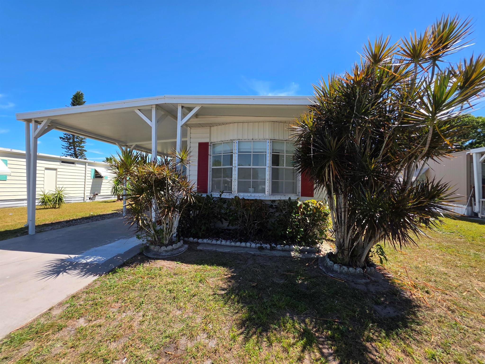 8 Del Sol Property Photo