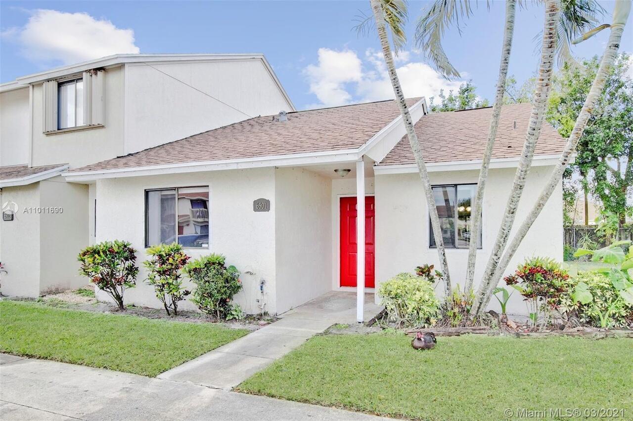 6501 Dockside Circle 6508 Property Photo 1