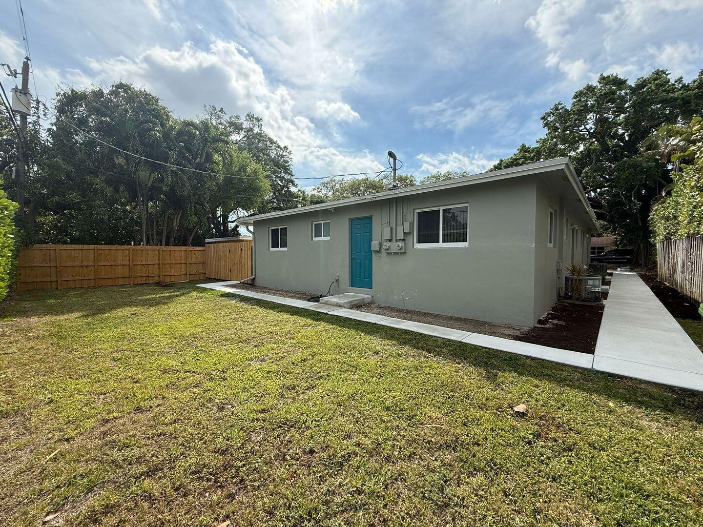 921 Sw 29th Avenue 2 Property Photo 3