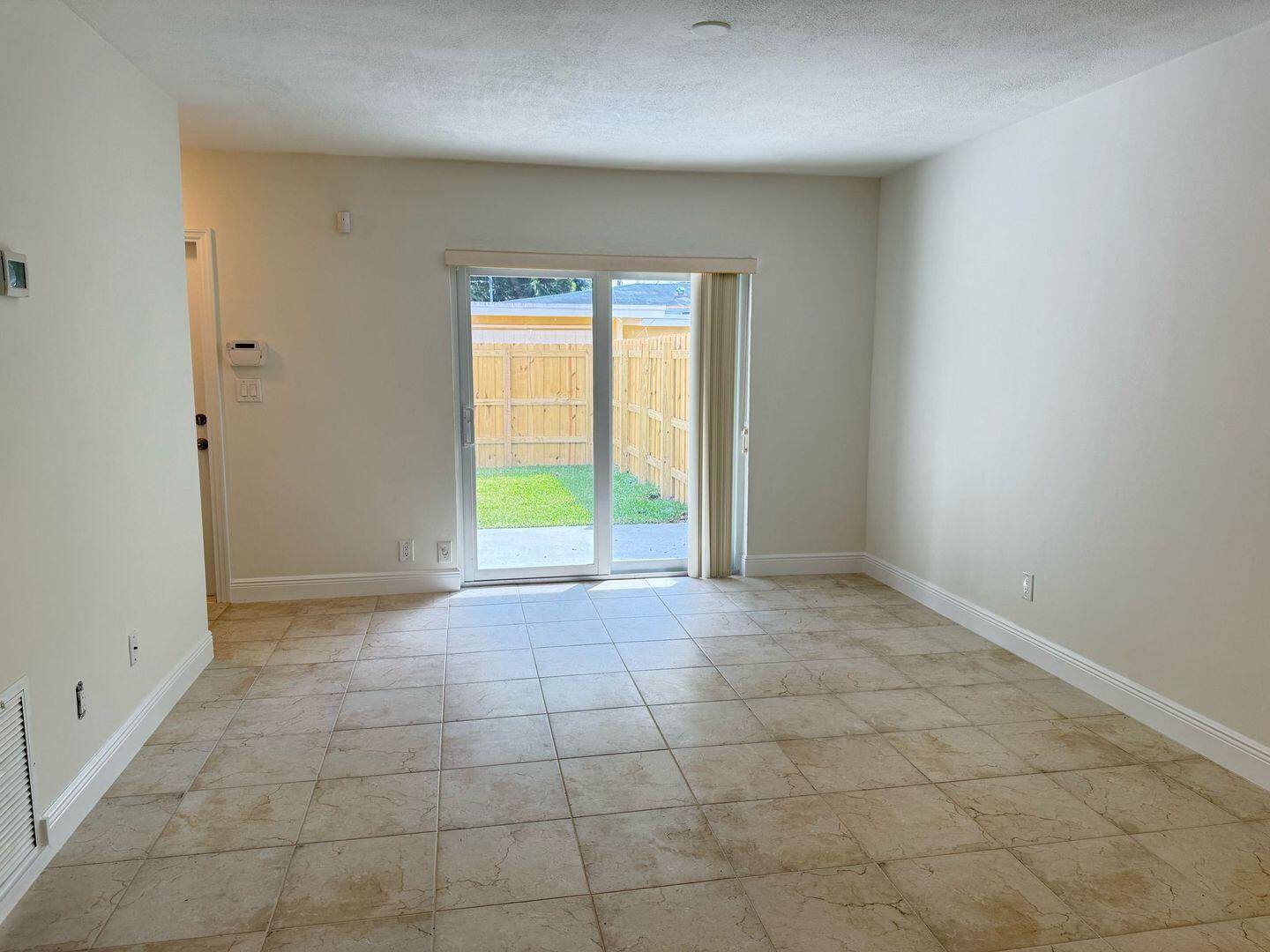 921 Sw 29th Avenue 2 Property Photo 8