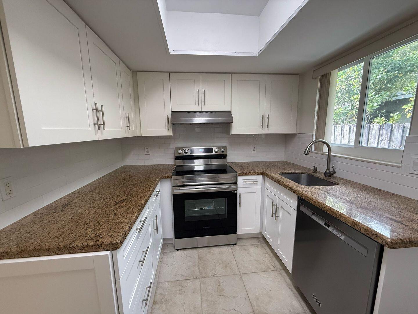 921 Sw 29th Avenue 2 Property Photo 11