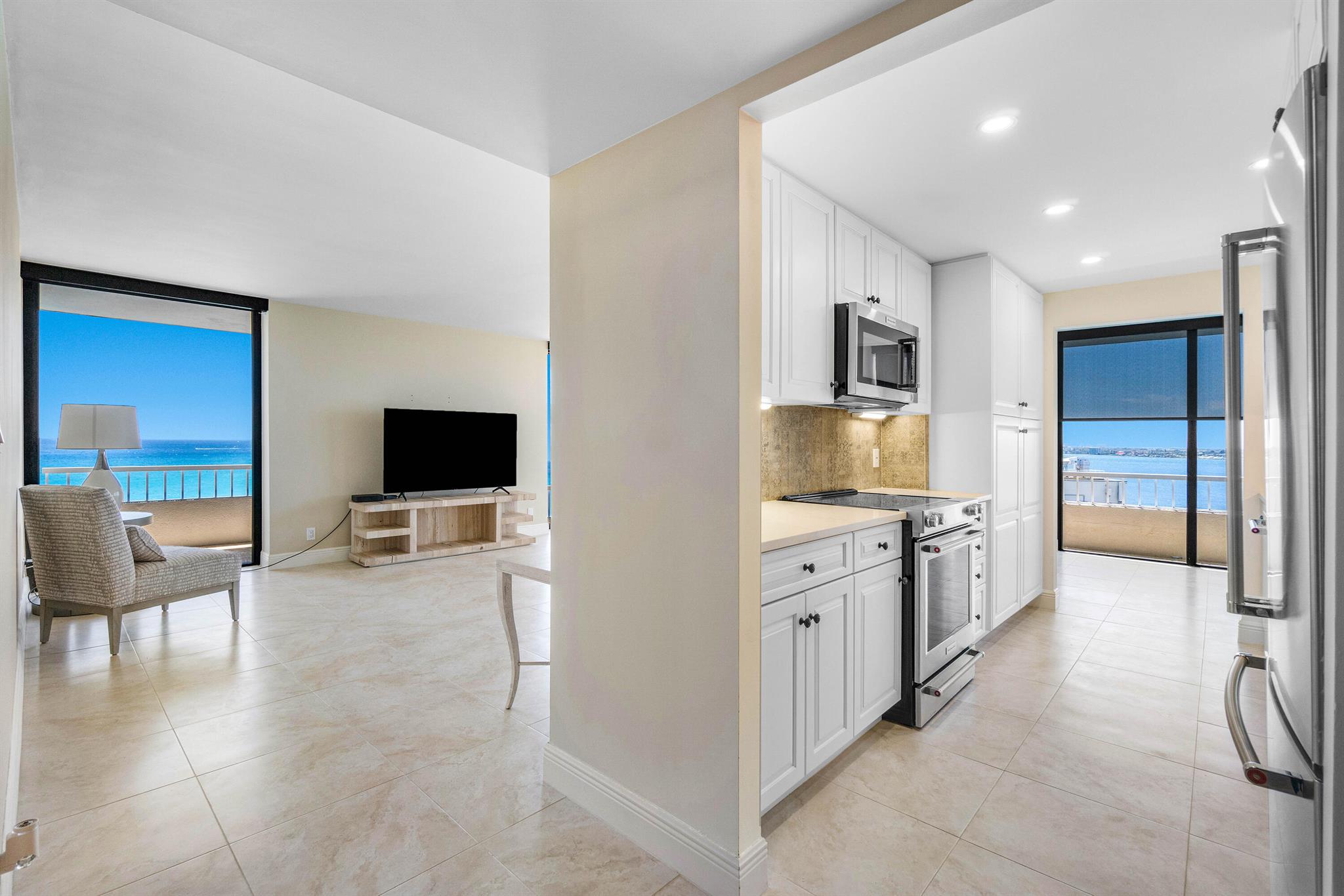 5510 N Ocean Drive 15-b Property Photo 10