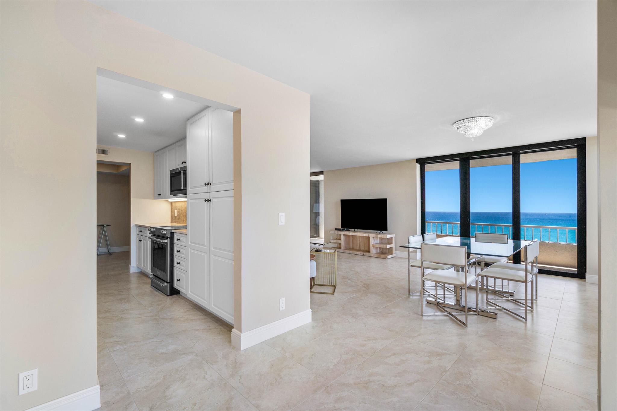 5510 N Ocean Drive 15-b Property Photo 11