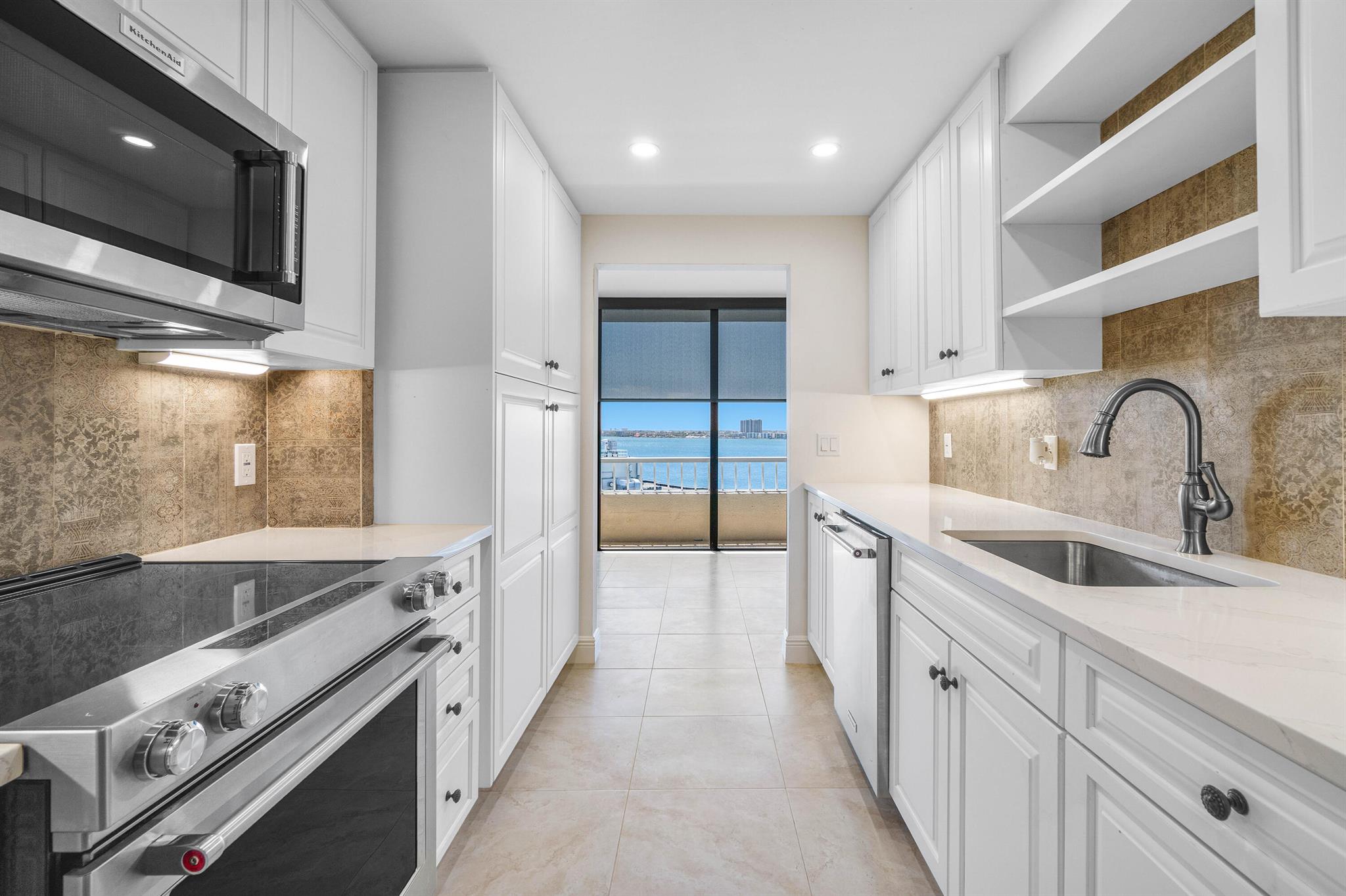 5510 N Ocean Drive 15-b Property Photo 13