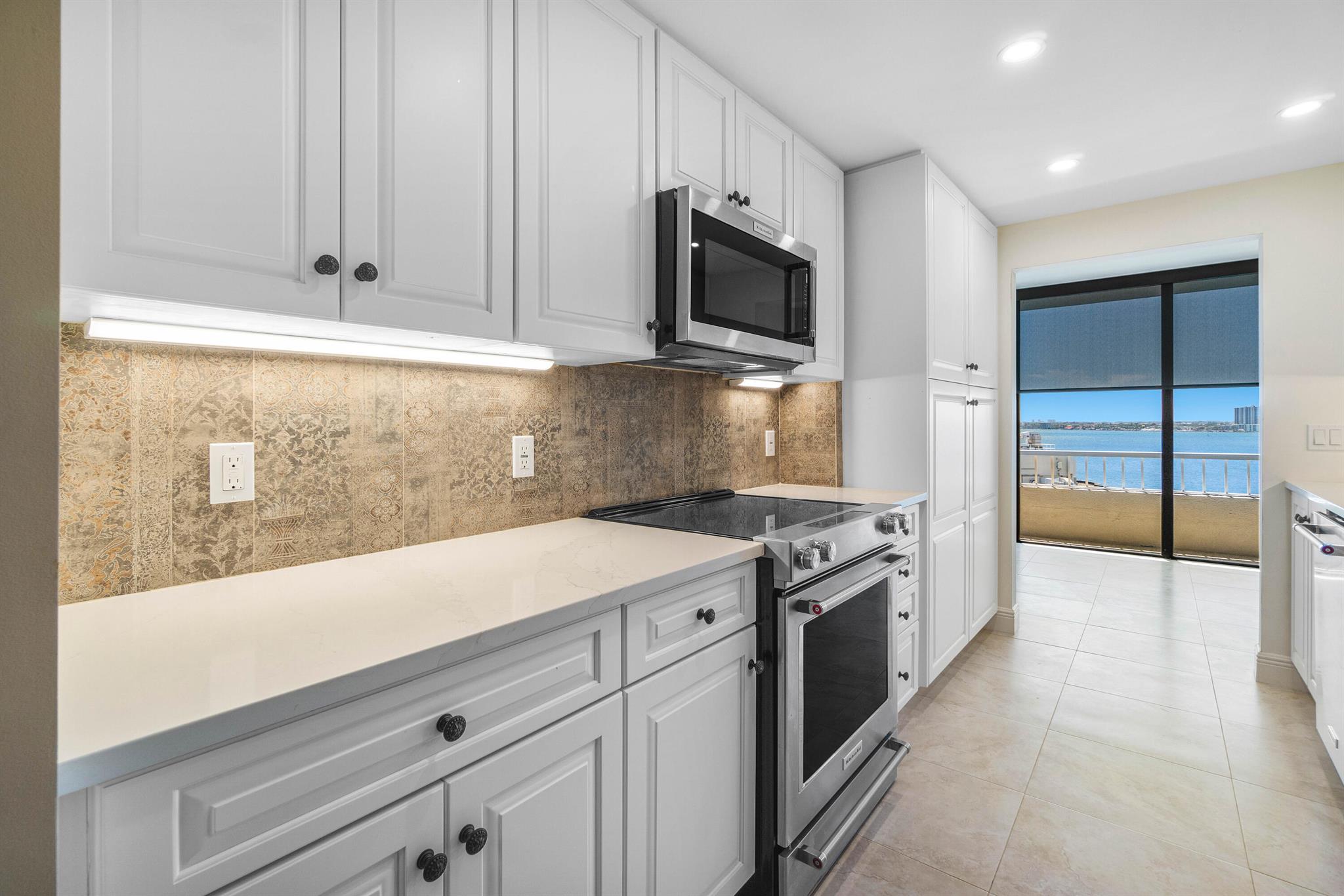 5510 N Ocean Drive 15-b Property Photo 14