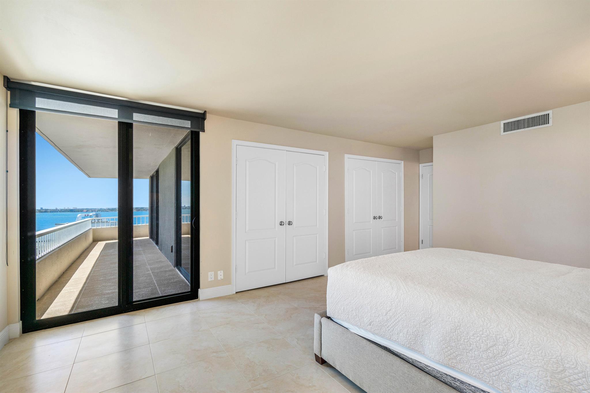 5510 N Ocean Drive 15-b Property Photo 18