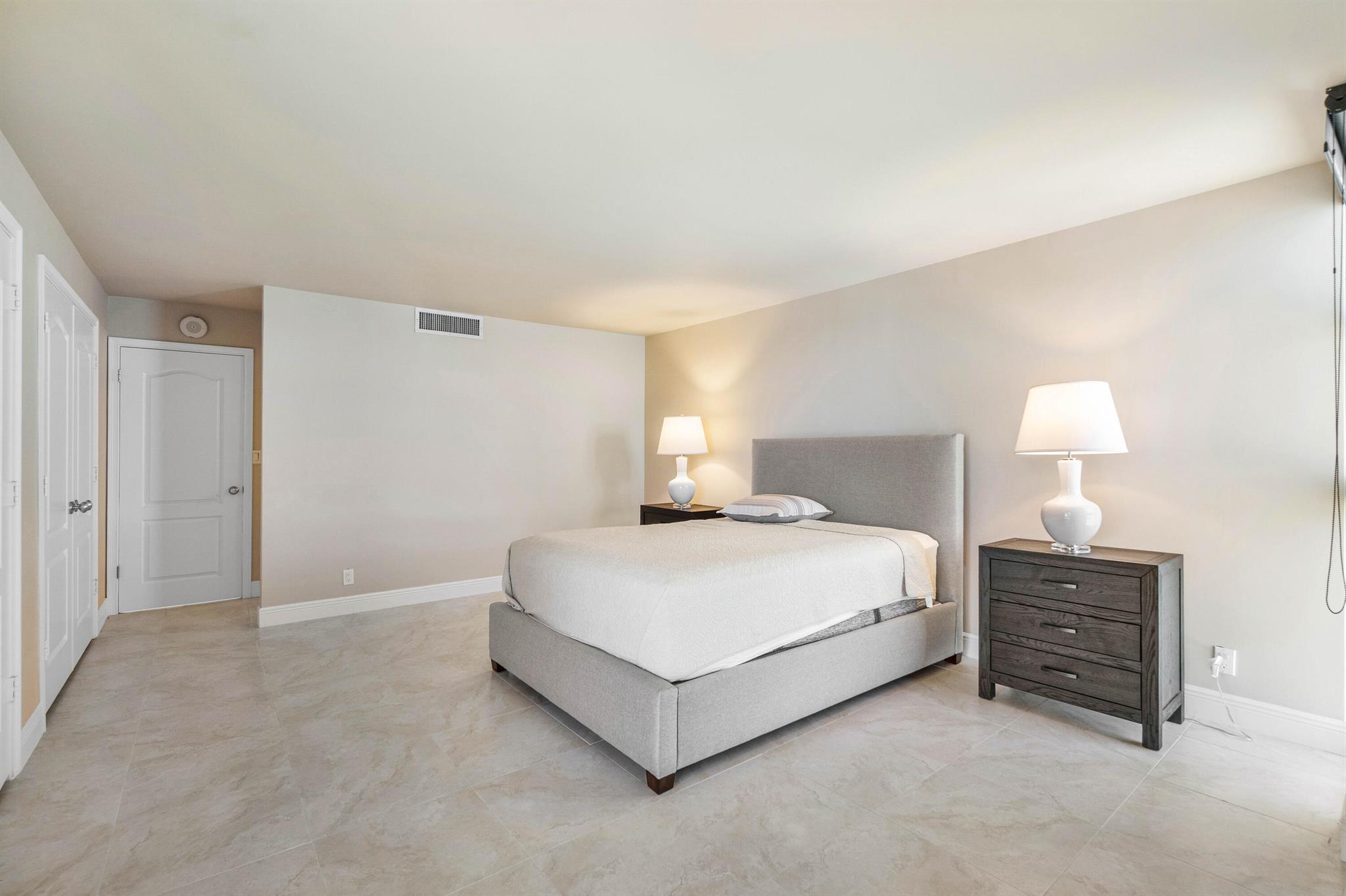 5510 N Ocean Drive 15-b Property Photo 20