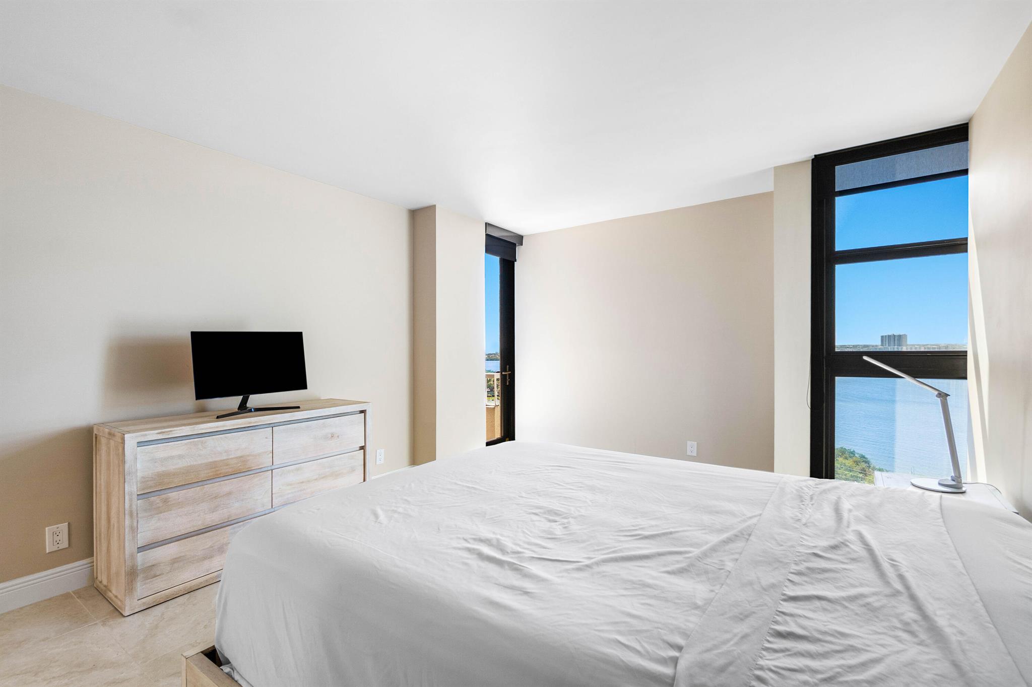 5510 N Ocean Drive 15-b Property Photo 23