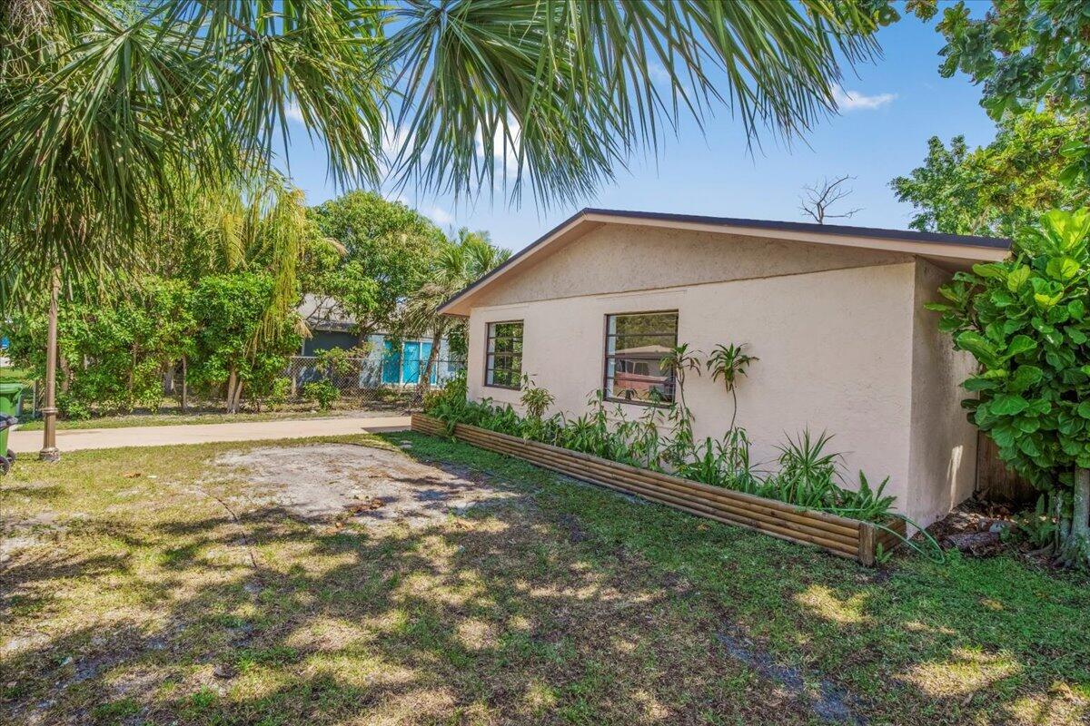 2910 Sw 11th Street Property Photo 5