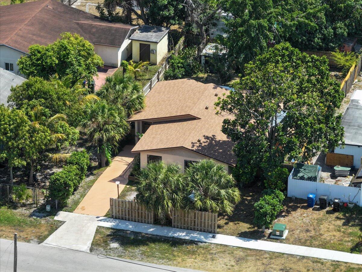 2910 Sw 11th Street Property Photo 8