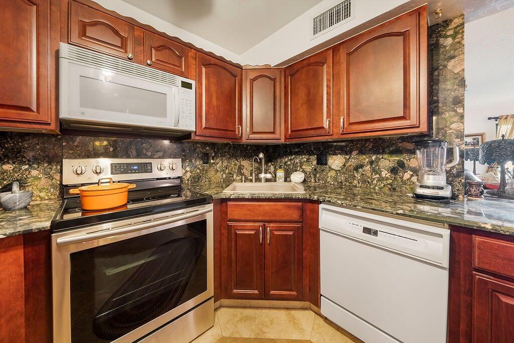 9900 Pineapple Tree Drive 106 Property Photo 3