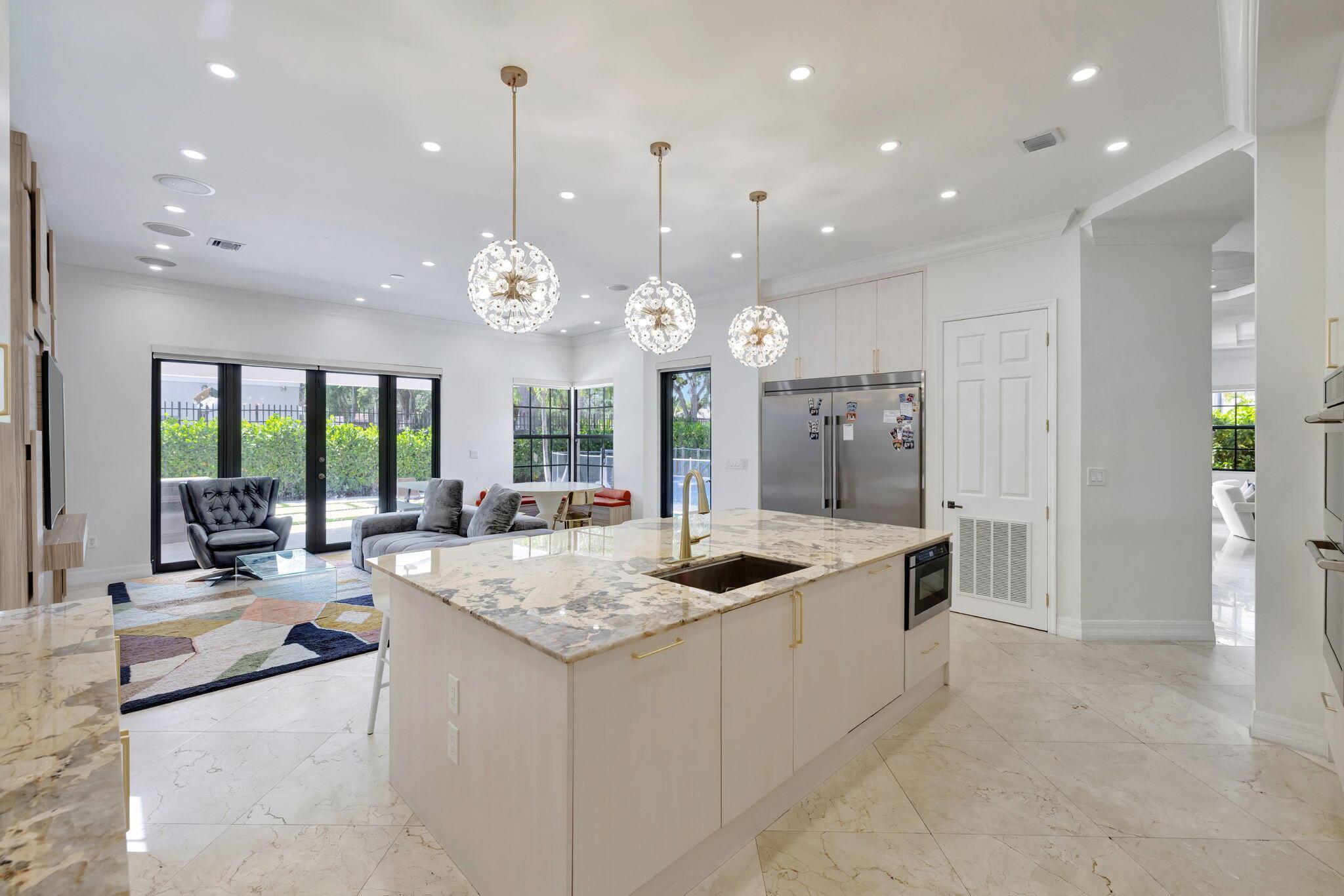3533 Forest View Circle Property Photo 4