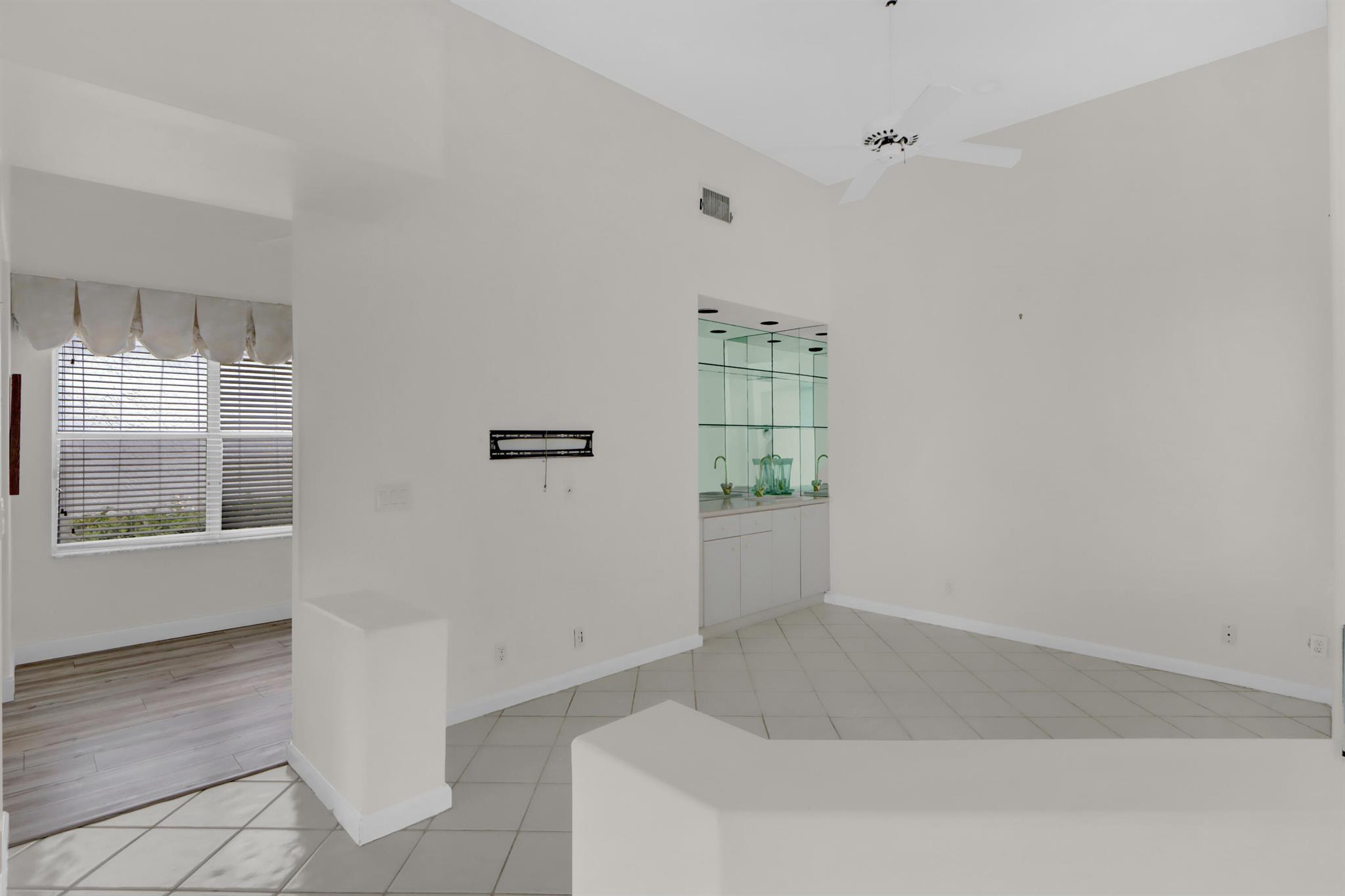 8013 Travlers Tree Drive Property Photo 6