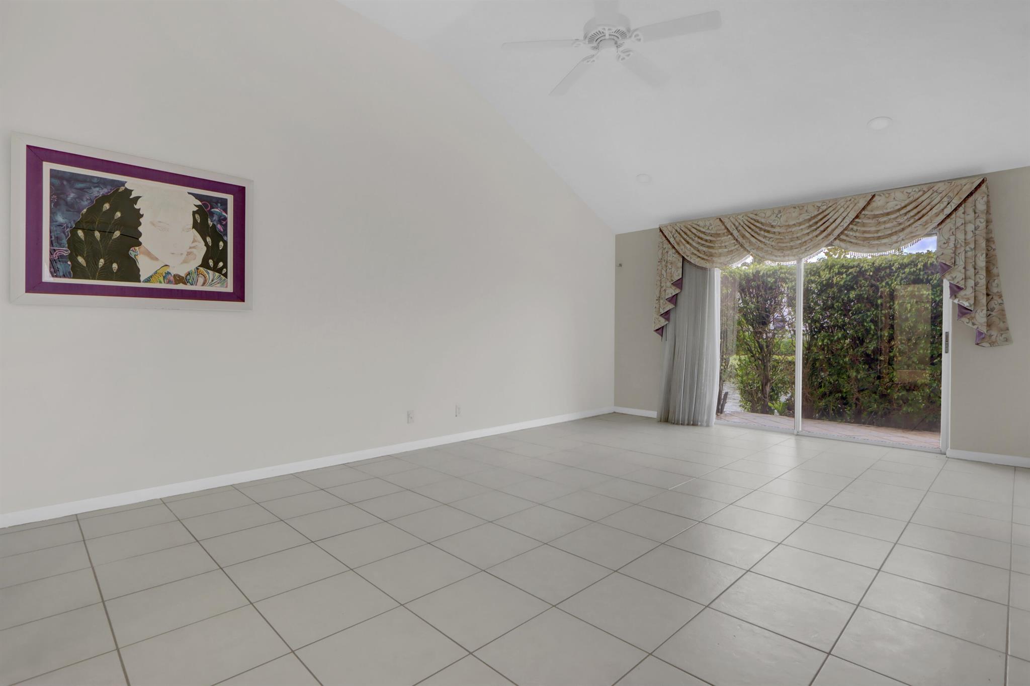 8013 Travlers Tree Drive Property Photo 11