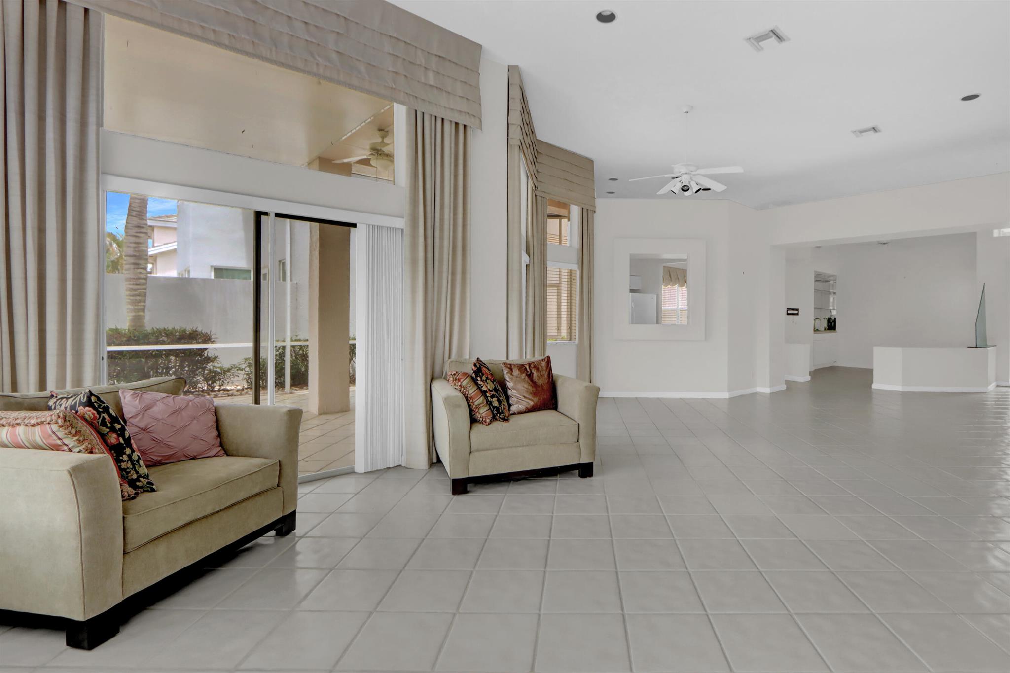 8013 Travlers Tree Drive Property Photo 18