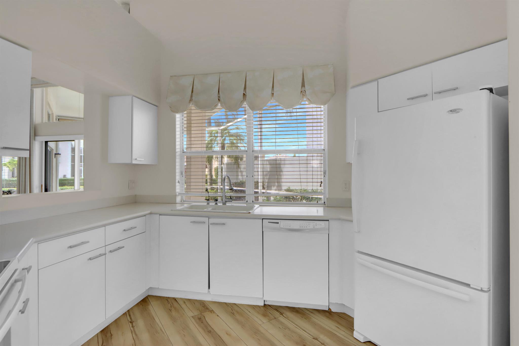 8013 Travlers Tree Drive Property Photo 23