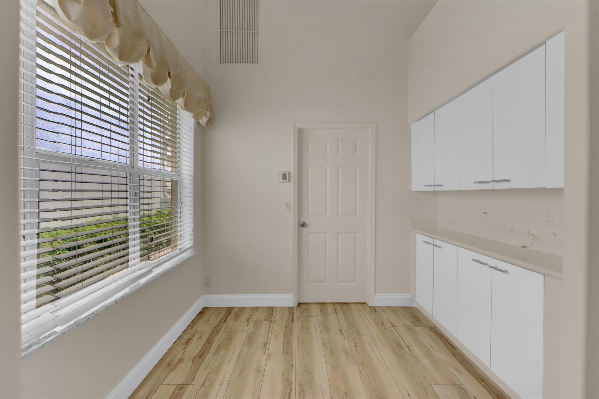 8013 Travlers Tree Drive Property Photo 24
