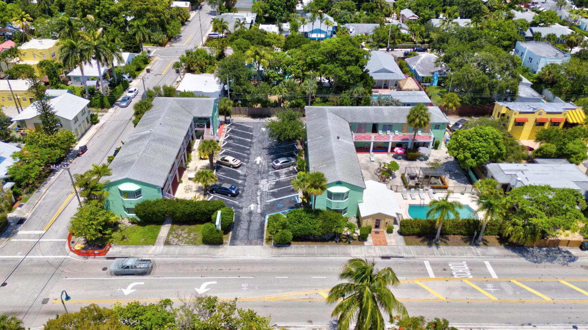 320 N Federal Highway Property Photo