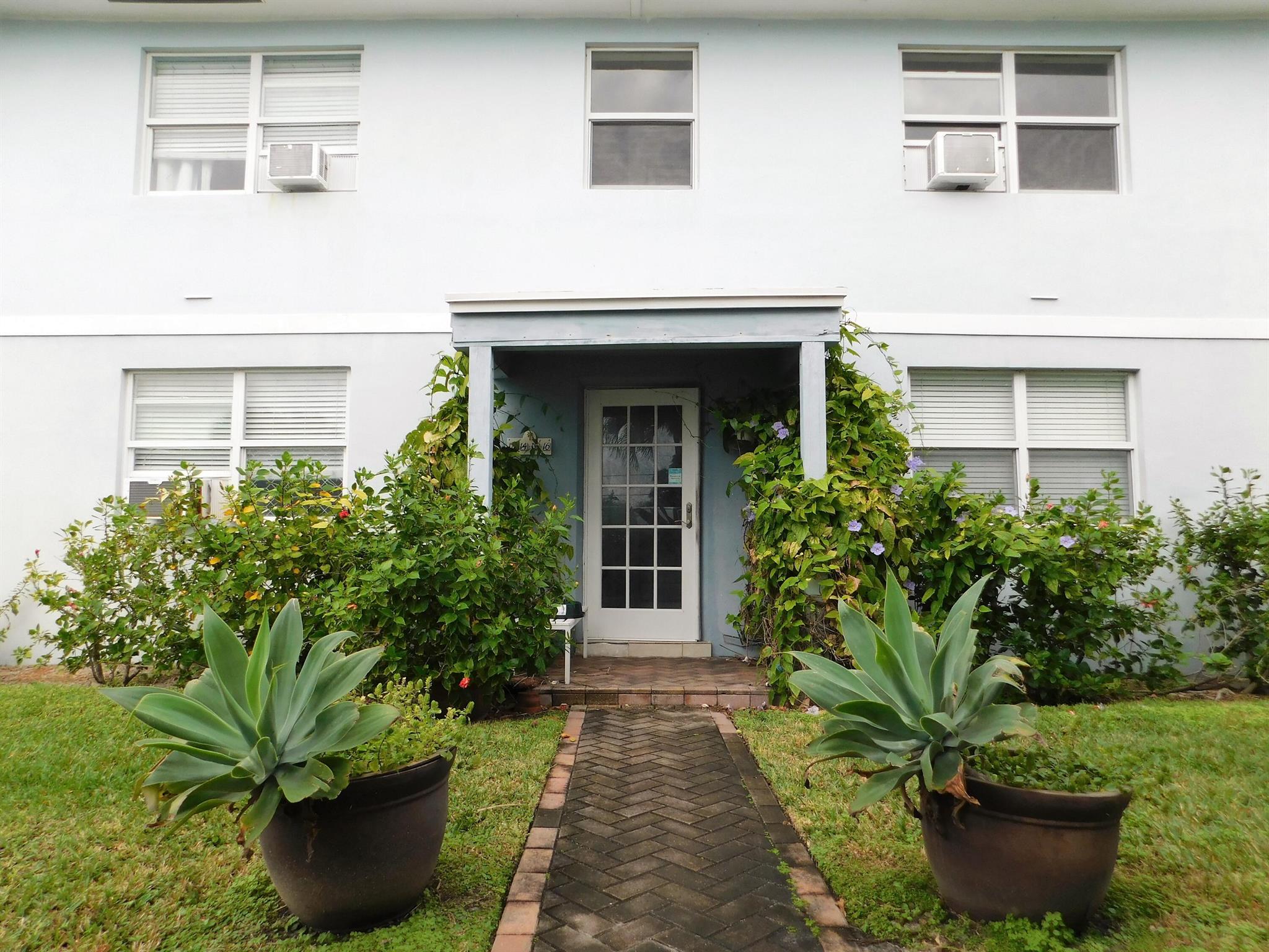 747 Hummingbird Way 13 Property Photo 1