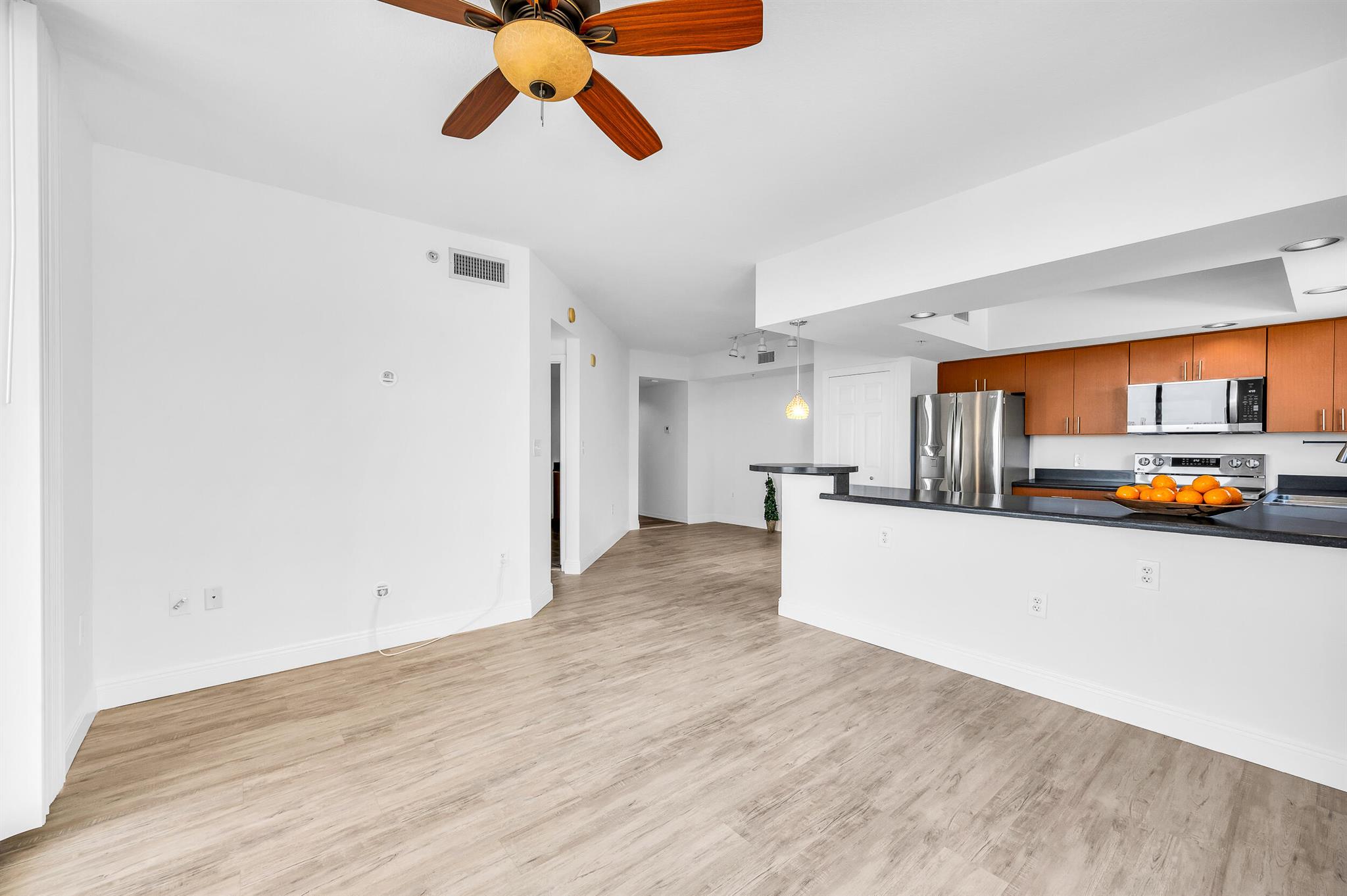 100 N Federal Highway 1220 Property Photo 6