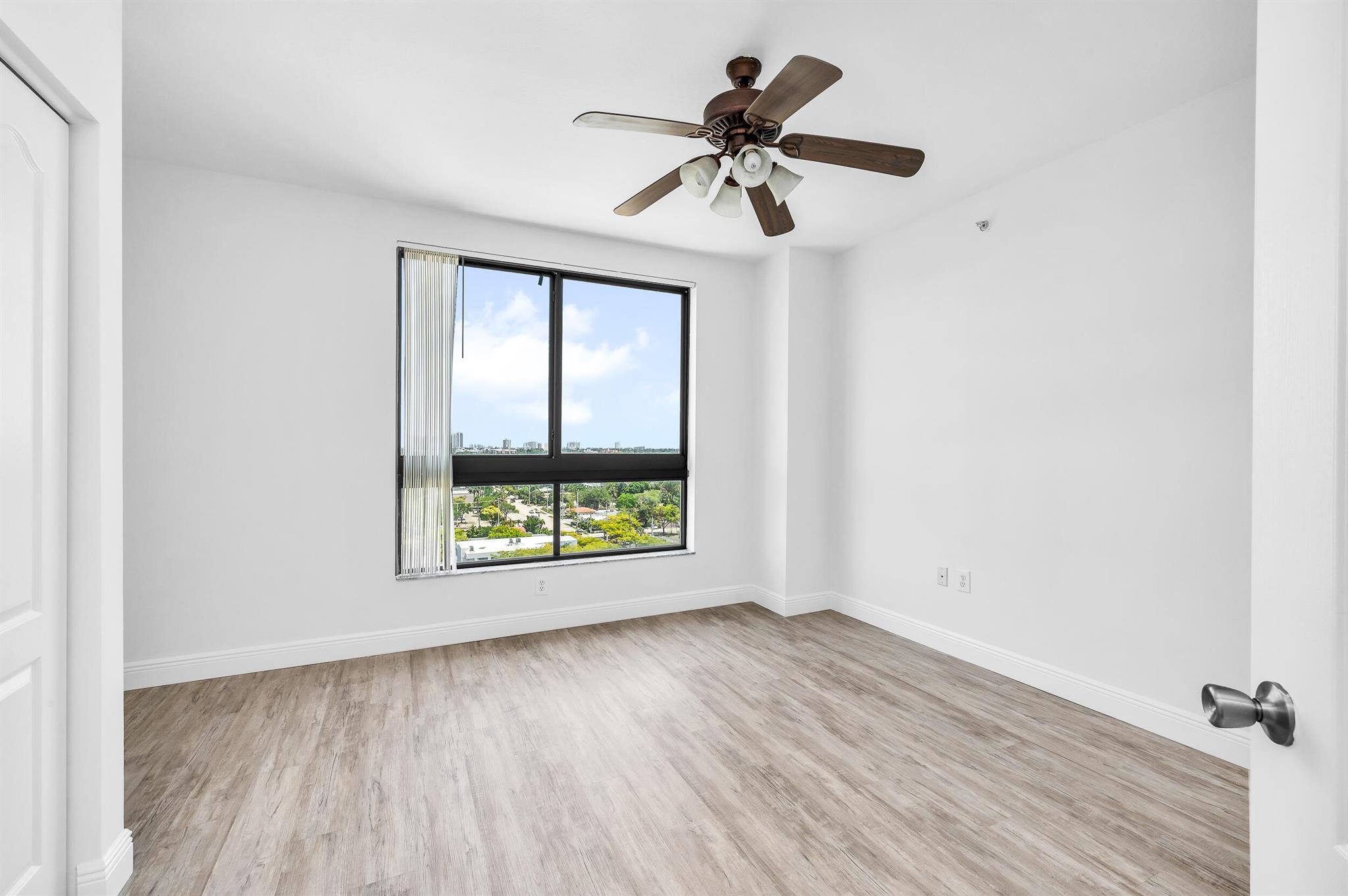 100 N Federal Highway 1220 Property Photo 11
