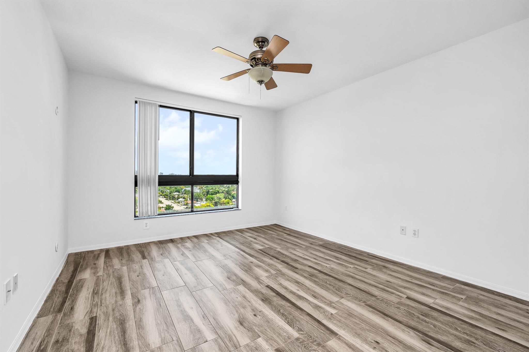 100 N Federal Highway 1220 Property Photo 14