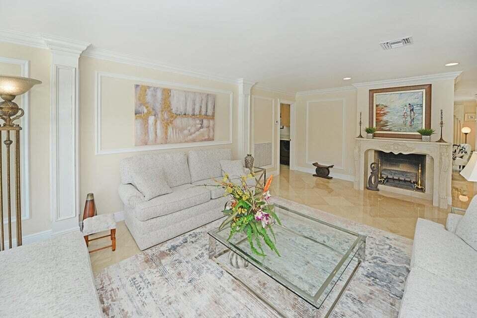 885 Ne Mulberry Drive Property Photo 10