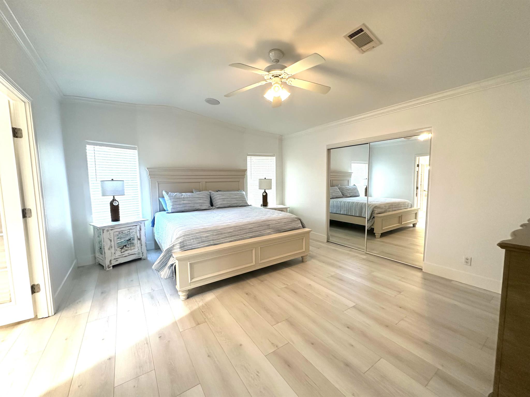 7728 Mcclintock Way Property Photo 19