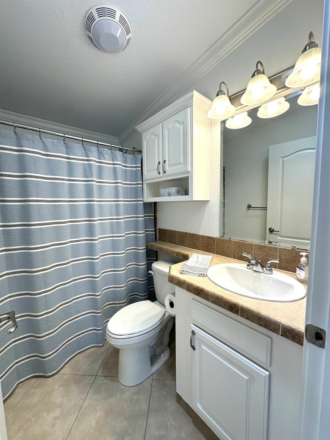 7728 Mcclintock Way Property Photo 25