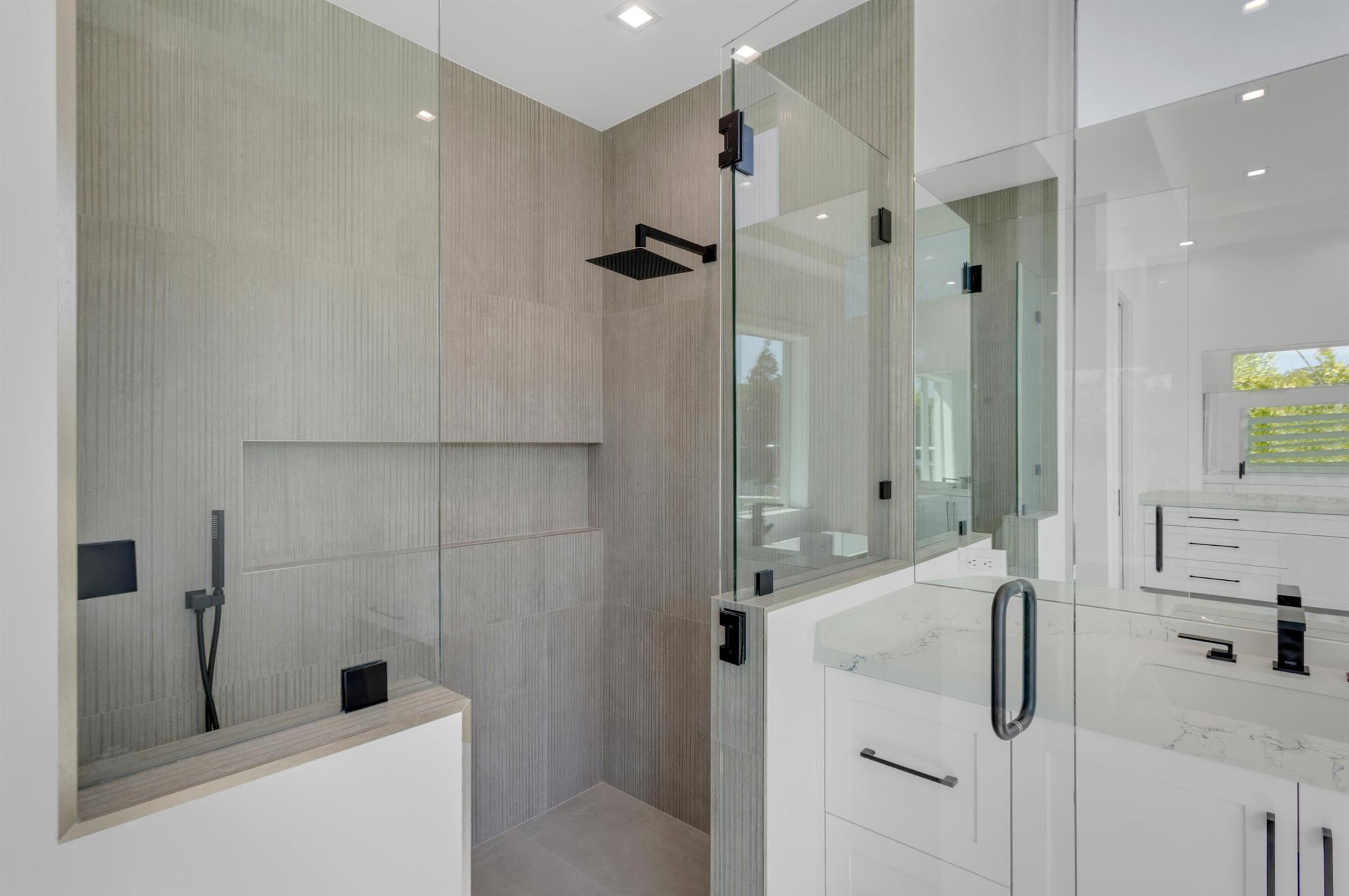 252 Ne 17th Street Property Photo 12