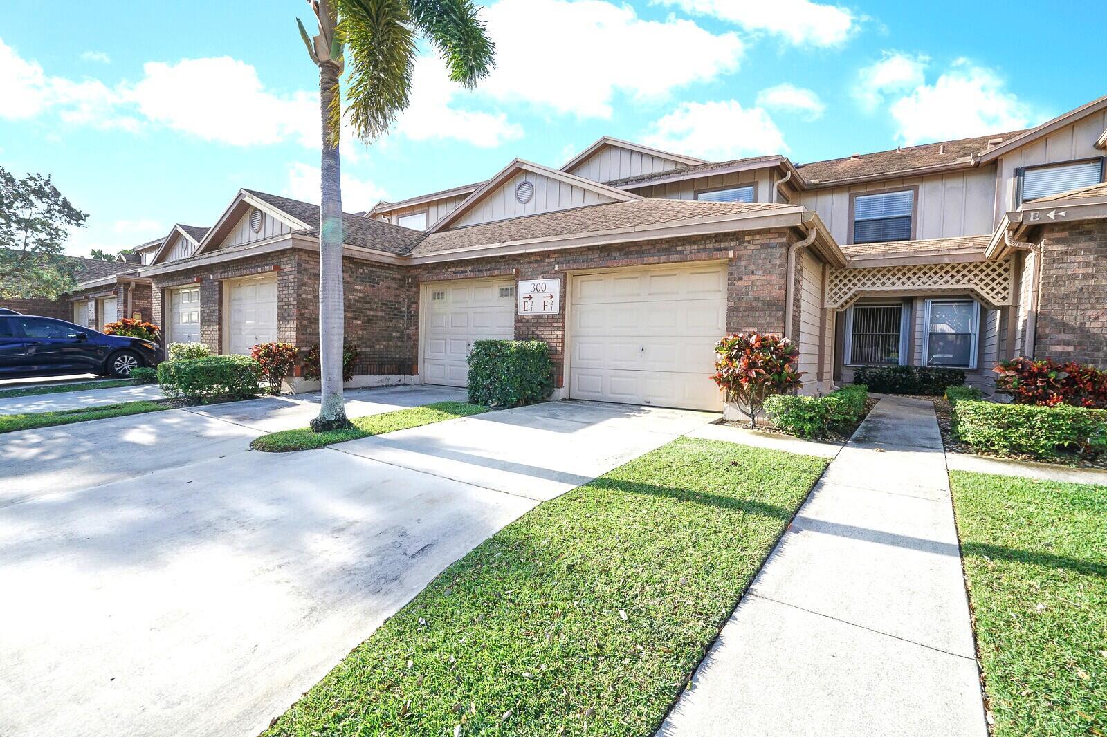 300 Crosswinds Drive E2 Property Photo 1