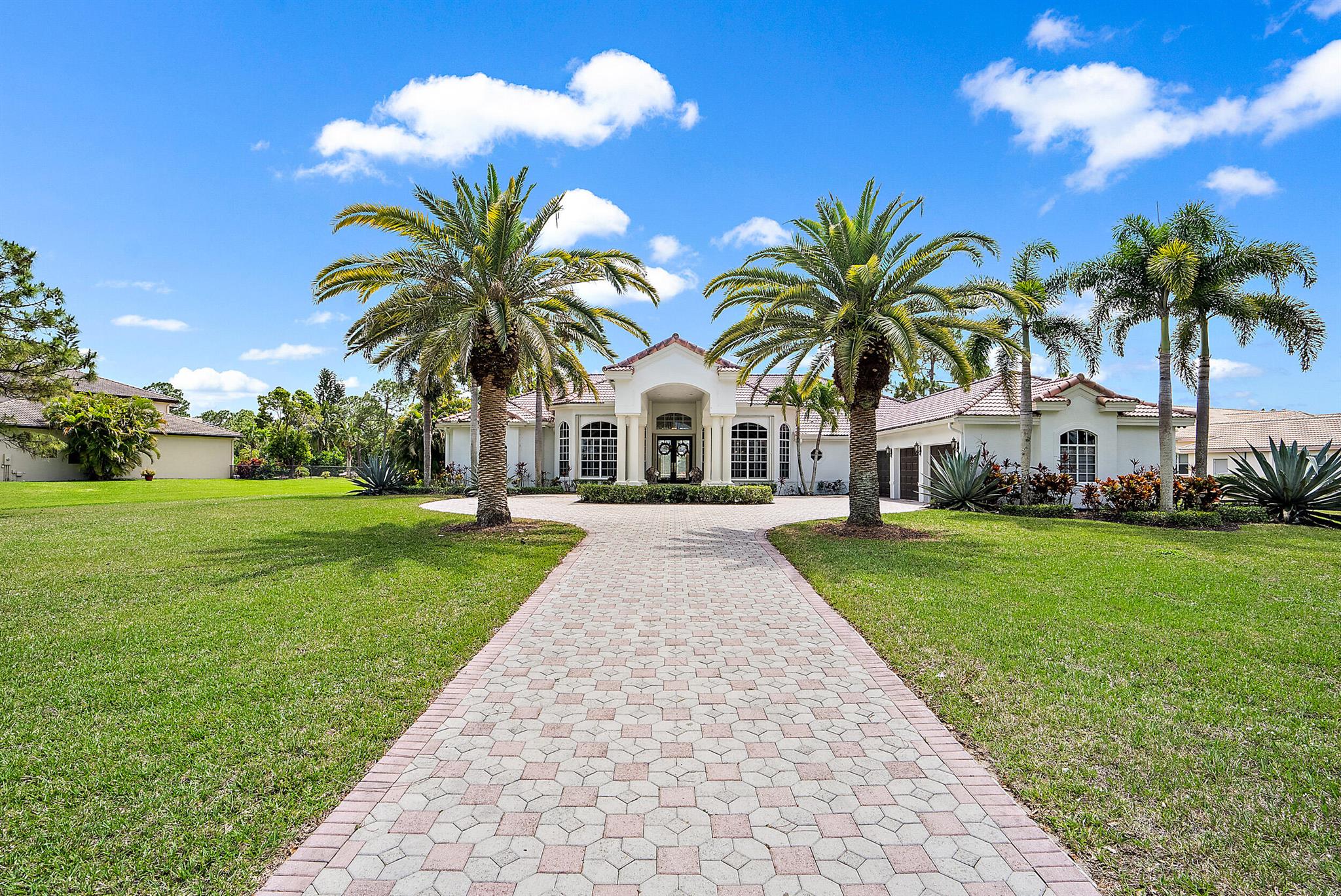 8180 Woodsmuir Drive Picture