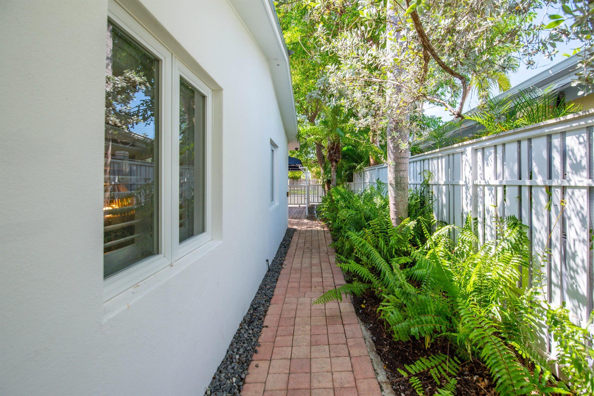3359 Riviera Drive Property Photo 28
