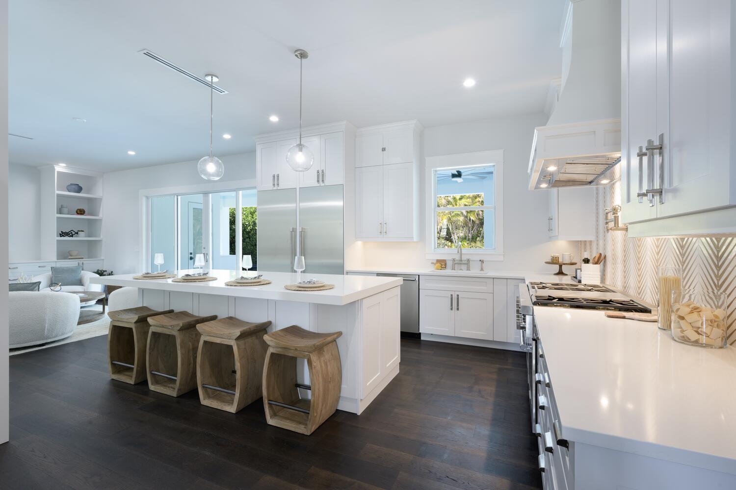 11823 Lake Shore Place Property Photo 4