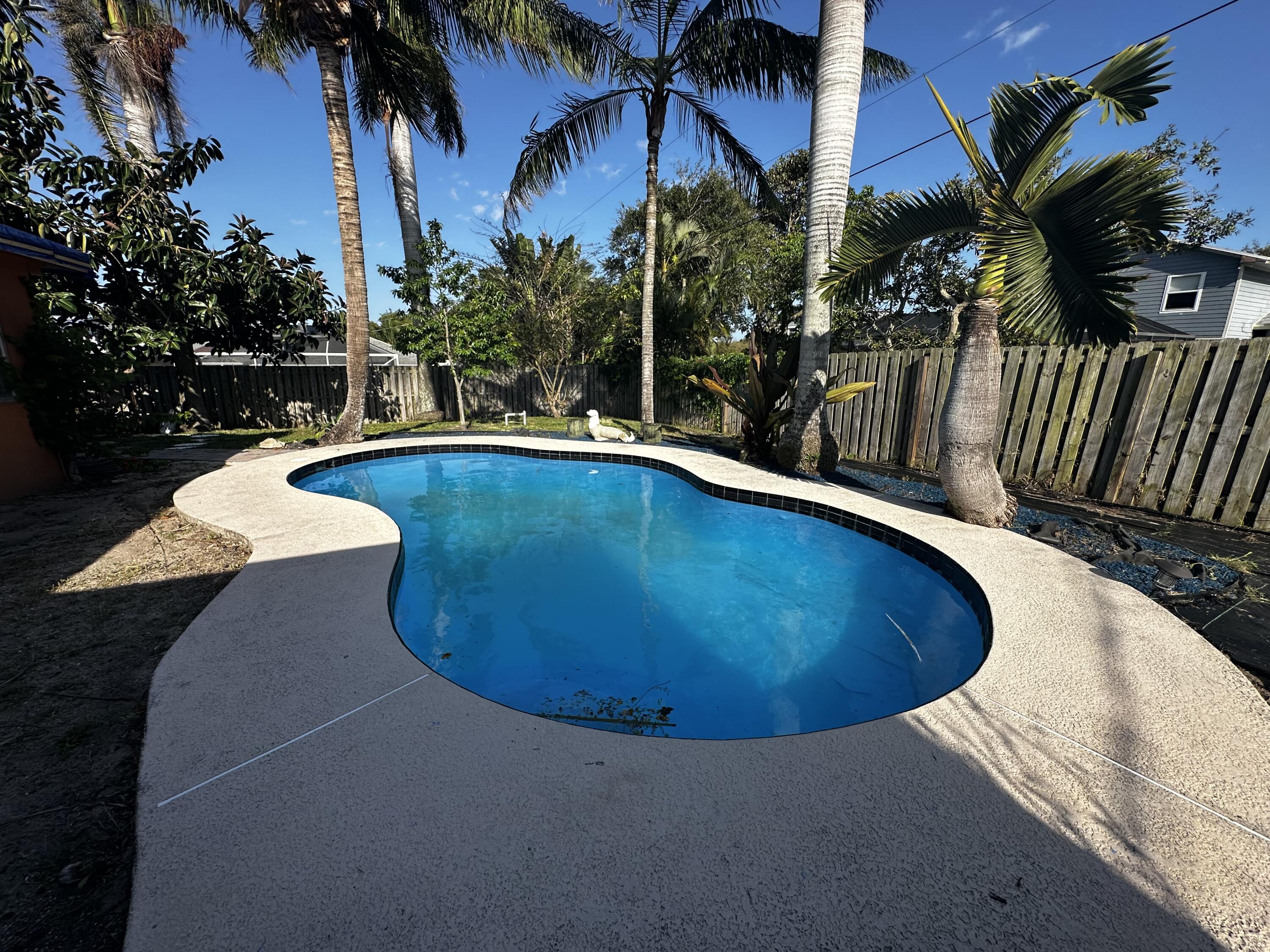 8776 SE Bahama Circle Property Photo 1
