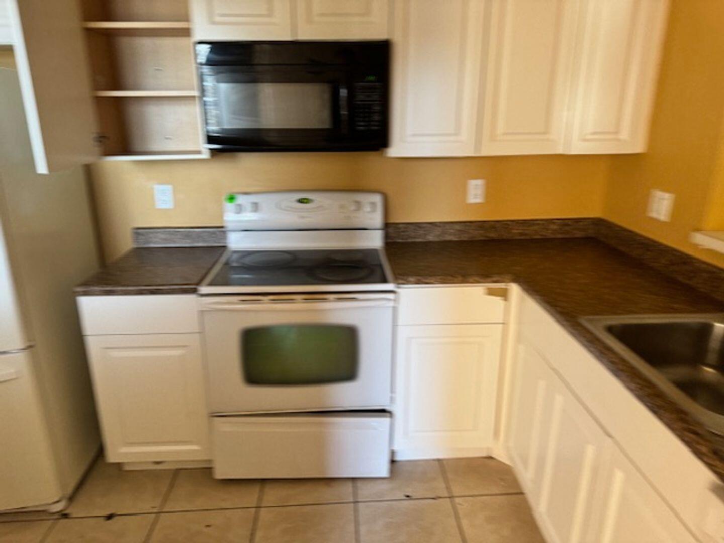 1161 Golden Lakes Boulevard 1314 Property Photo 5