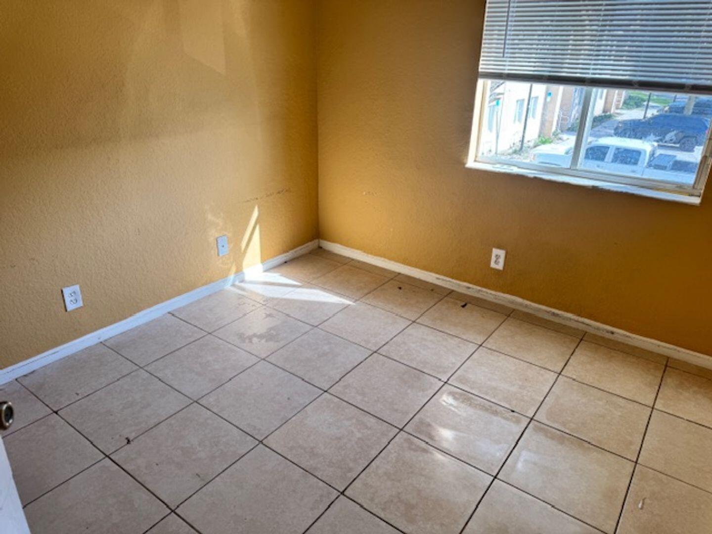 1161 Golden Lakes Boulevard 1314 Property Photo 7