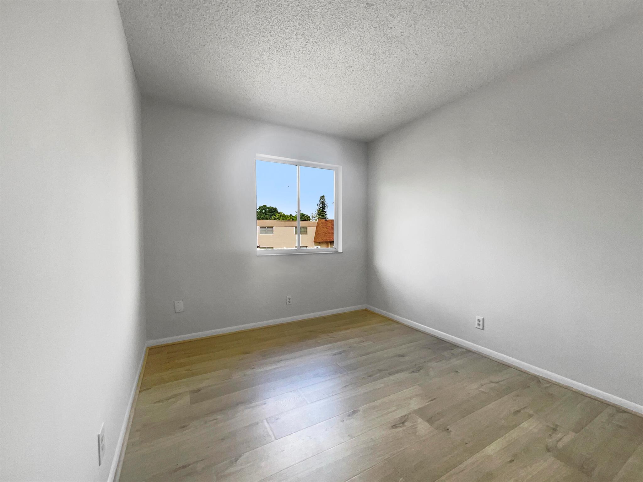 1521 Nw 80th Avenue H Property Photo 5