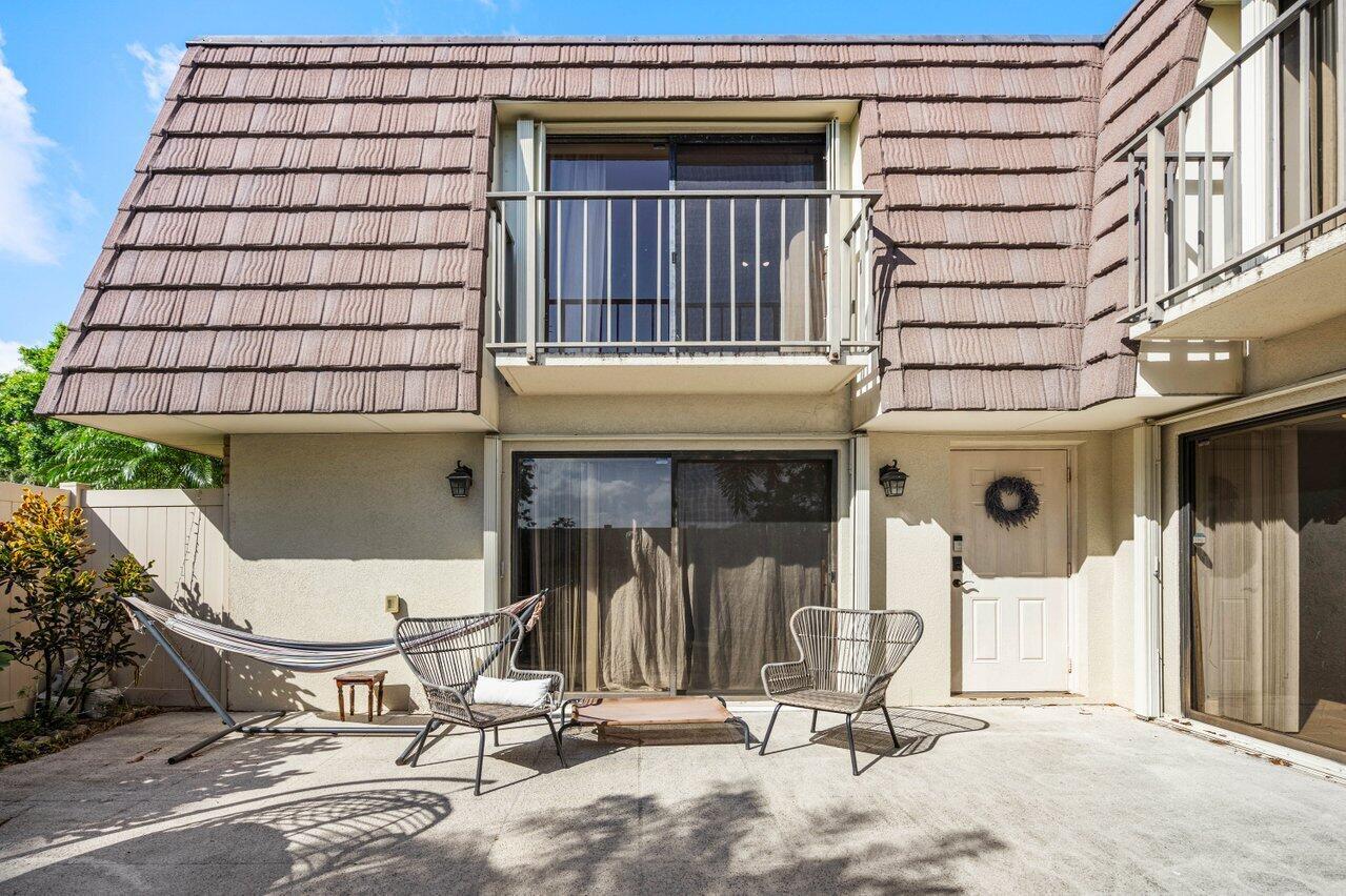 8007 80th Way Way Property Photo 6