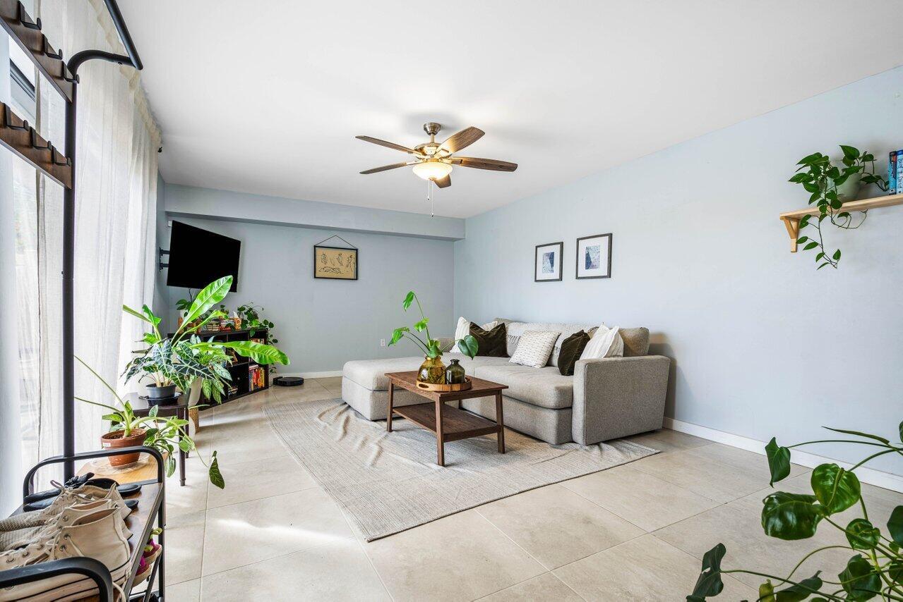 8007 80th Way Way Property Photo 14