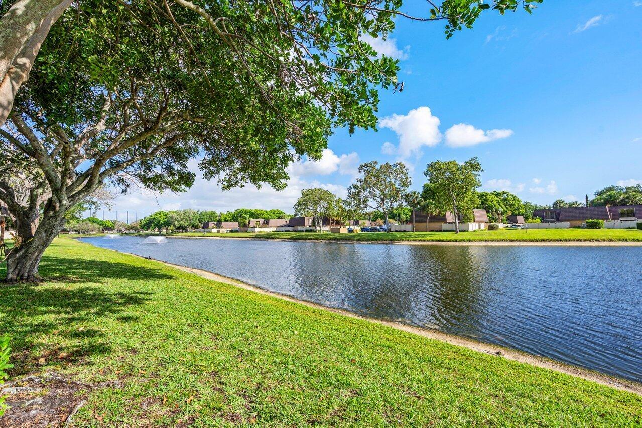 8007 80th Way Way Property Photo 30