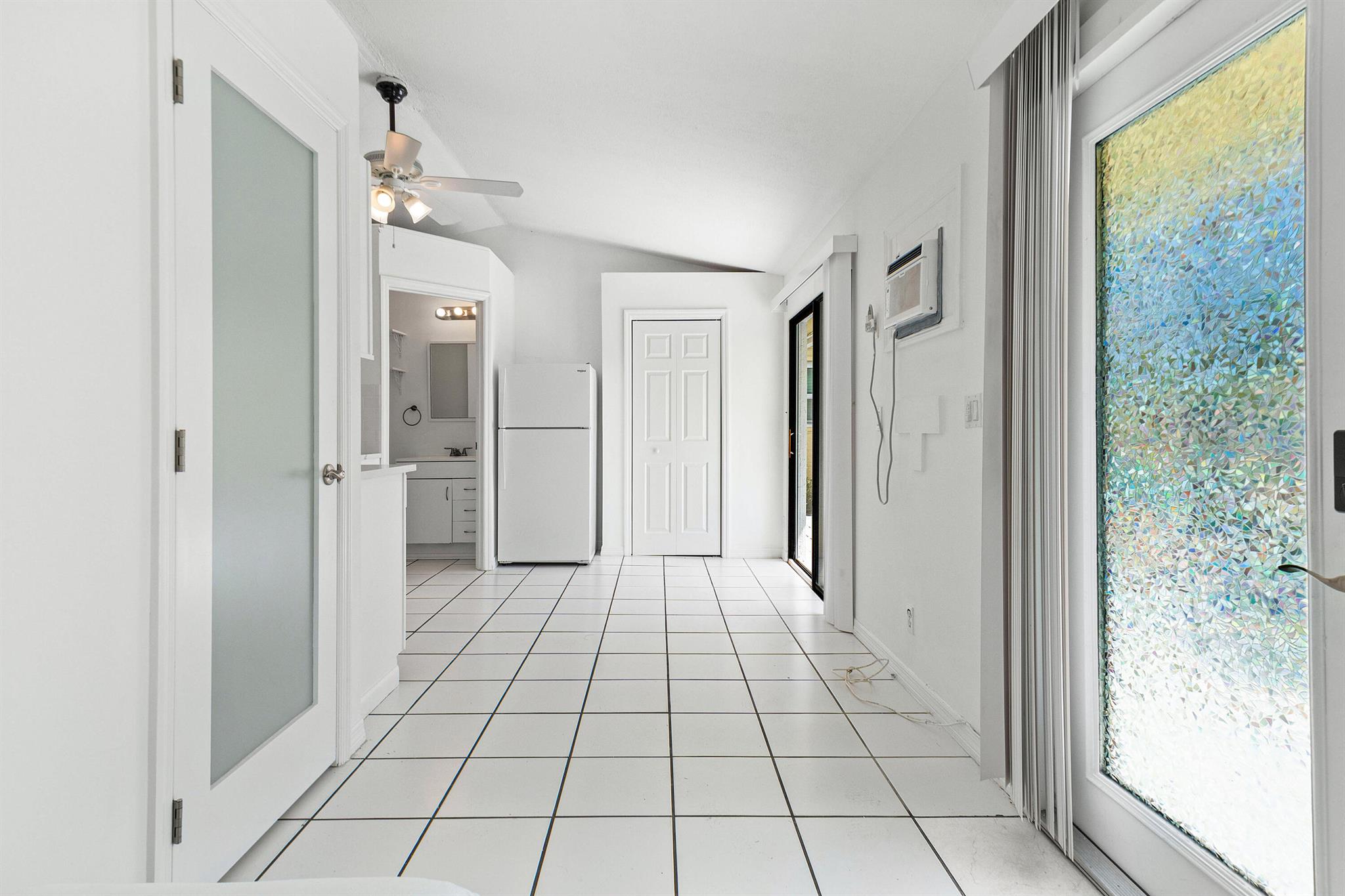 624 Allen Avenue D Property Photo 9