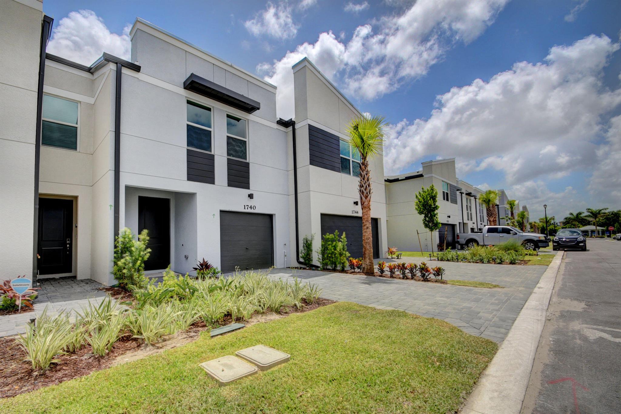 1740 Lindley Street Property Photo 1