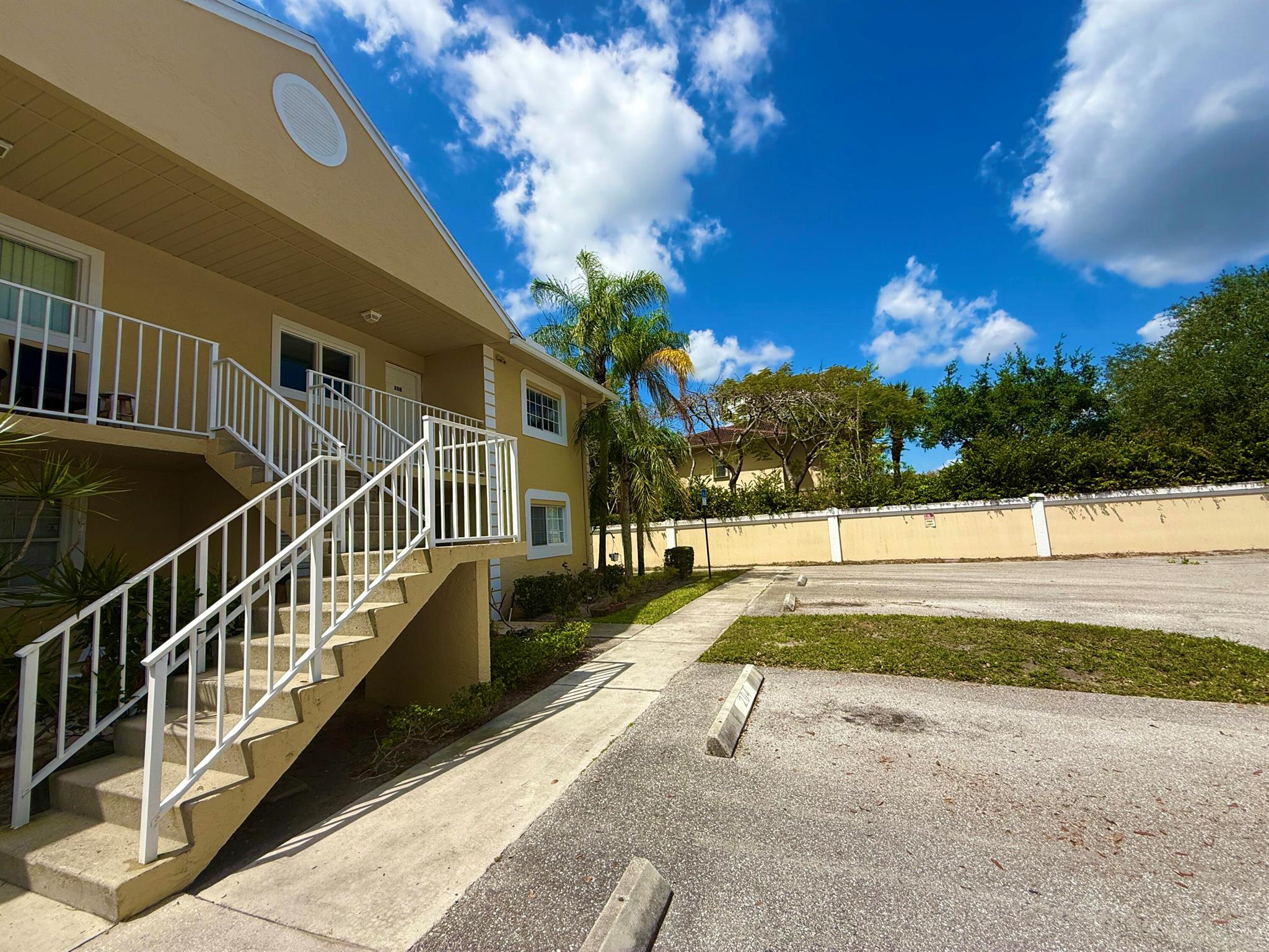 208 Palm Beach Trace Drive Property Photo 1