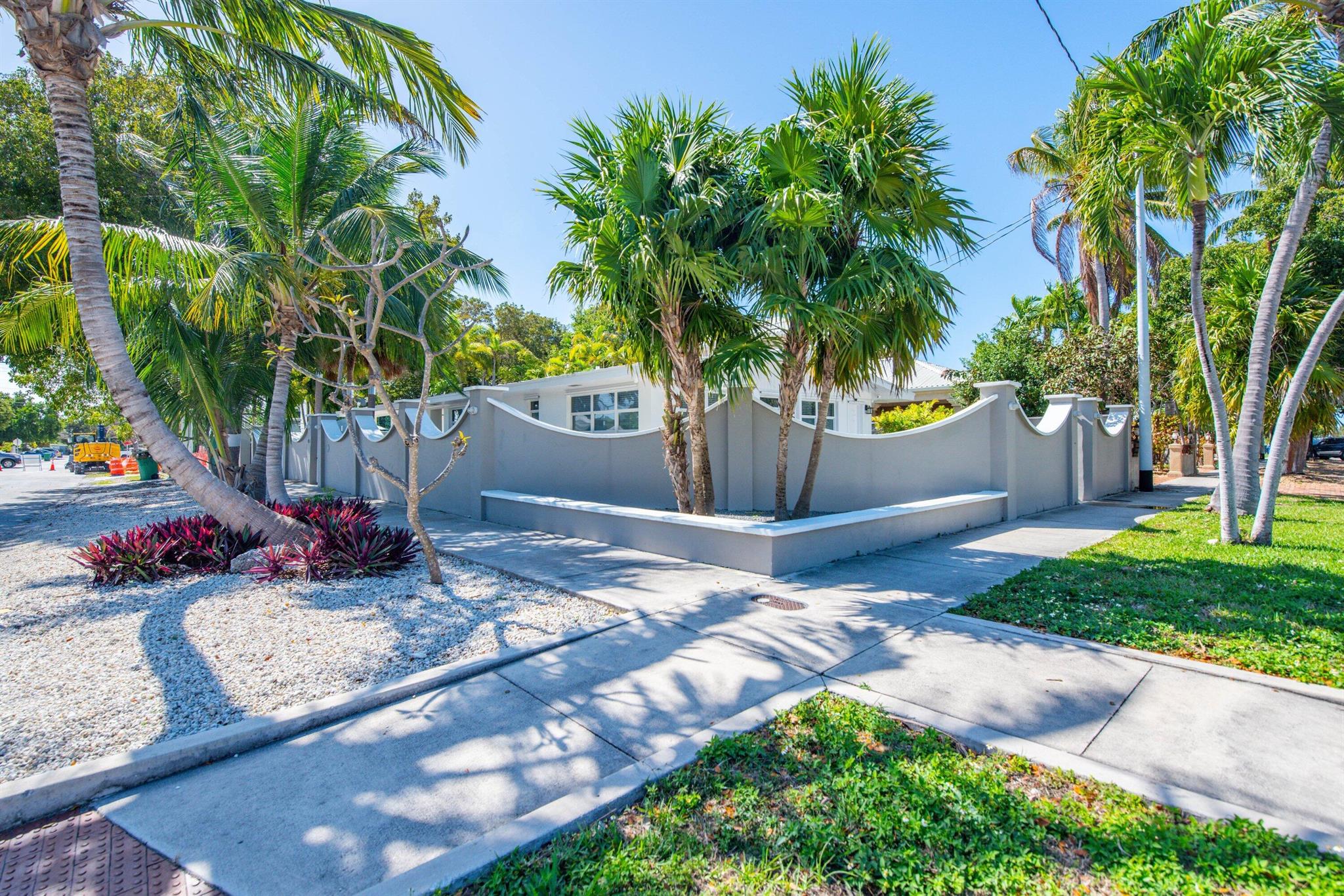 1414 18th Street Property Photo 2