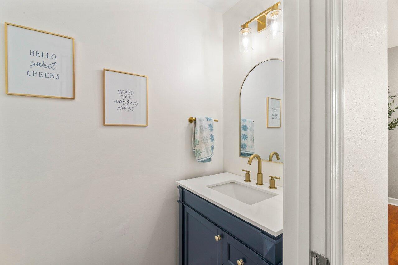 521 Bayfront Drive Property Photo 14