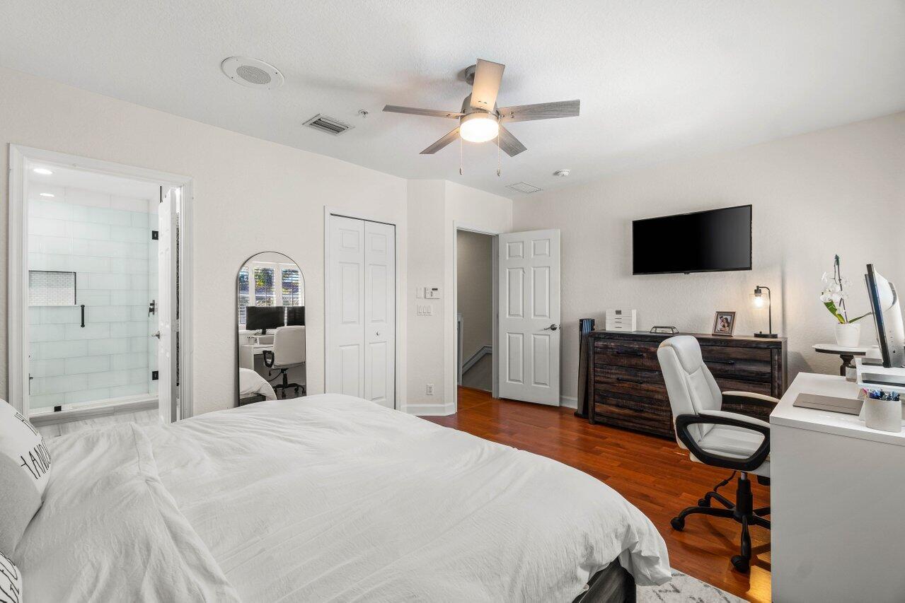 521 Bayfront Drive Property Photo 16